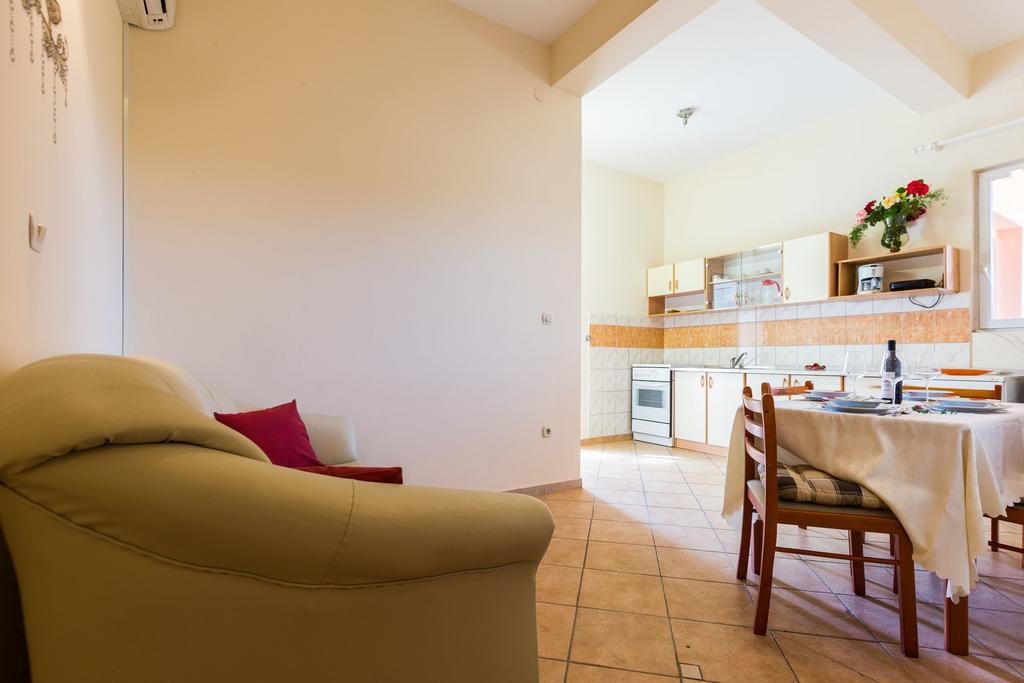 Apartments Angelina Sukošan Esterno foto